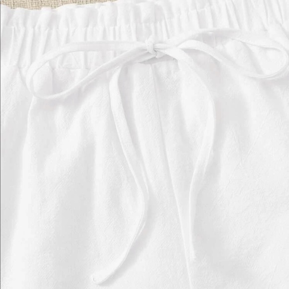 Cute white shorts 🩳 - Picture 4 of 7